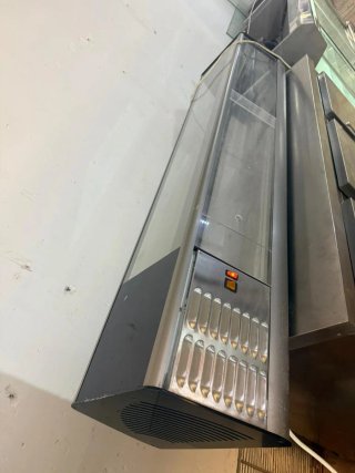 Vitrina expositora refrigerada