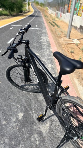 Bicicleta Eléctrica Negra como nueva