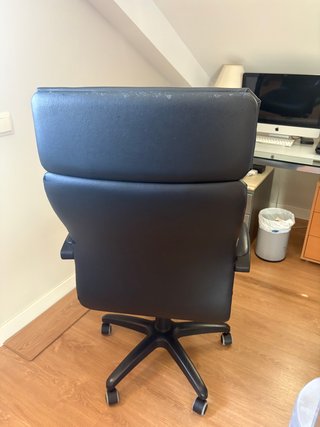 Sillón de oficina ergonómico negro
