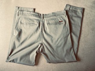 PANTALONES CHINOS CORTE SLIM HOMBRE MEN