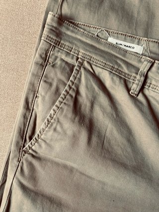 PANTALONES CHINOS CORTE SLIM HOMBRE MEN
