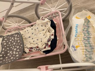 Carro de muñecas con bebe realista Antonio Juan