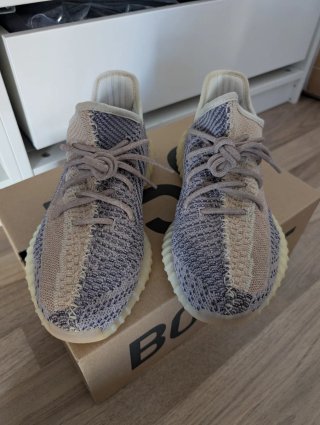 Adidas Yeezy Boost 350 V2 Ash Pearl 42 2/3