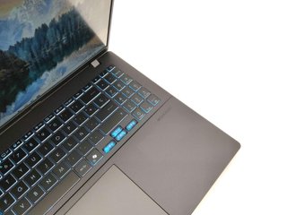 E1810666-0 Portátil Asus V3607v Negro/Gris