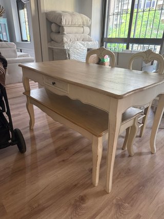 Mesa de comedor y mesa baja de madera