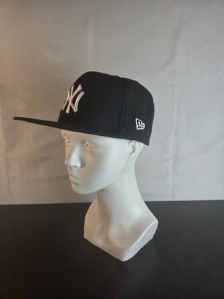 Gorra New Era NY Negra Flores