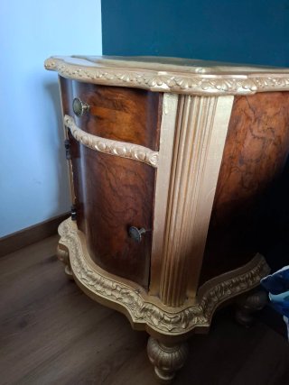 2 Comodini Barocchi Bombati Legno radica Oro