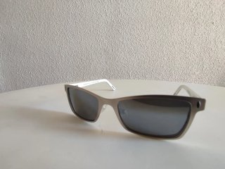 Gafas de sol plateadas