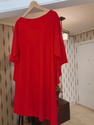 Vestido rojo capa hecho a medida