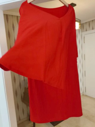 Vestido rojo capa hecho a medida