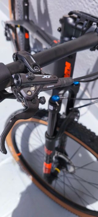 Bicicleta KTM Carbono Rígida