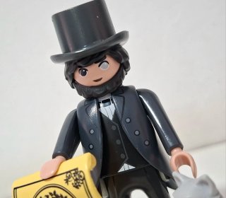 Playmobil custom hombre con gato y pergamino