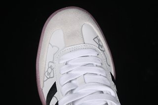 Adidas Samba x Hello Kitty