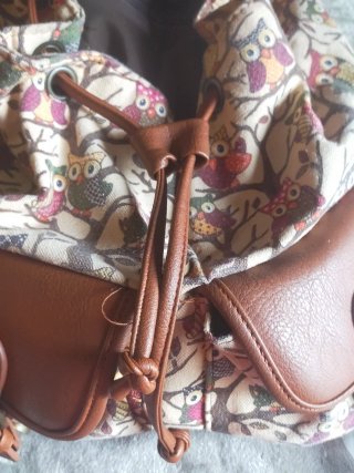 Mochila sin estrenar con estampado de búhos
