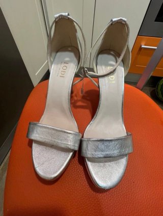 Sandalias tacón plateadas LODI