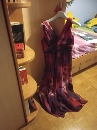 Vestido largo estampado morado y rojo