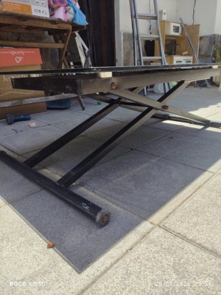 Mesa elevable cristal y metal