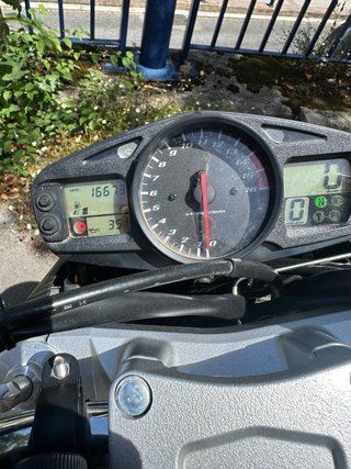 Suzuki GSR 600 Naked 17.600 km