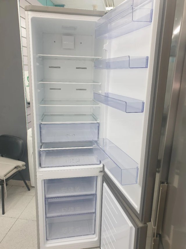 Nevera Beko de 2m x 60cm