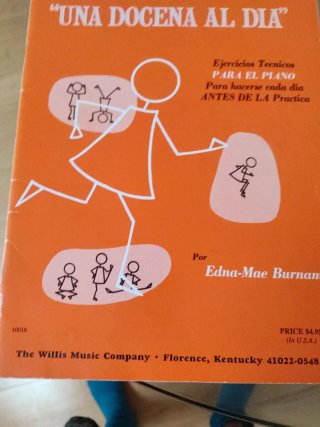 Libro Una Docena Al Día Piano