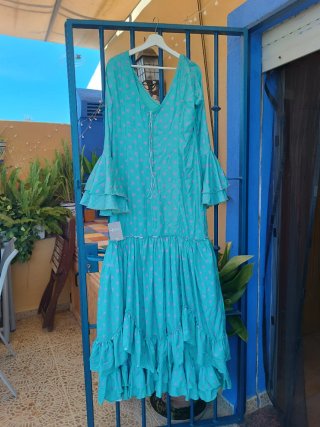Vestido Flamenca celeste con lunar lila