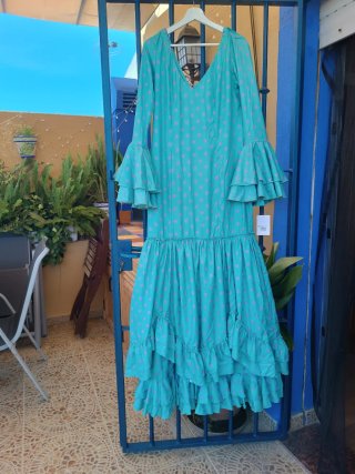 Vestido Flamenca celeste con lunar lila