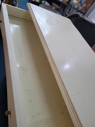 CÓMODA CLÁSICA DE MADERA