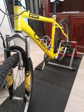 Bicicleta Orbea Amarilla + rodillo