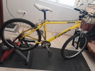 Bicicleta Orbea Amarilla + rodillo
