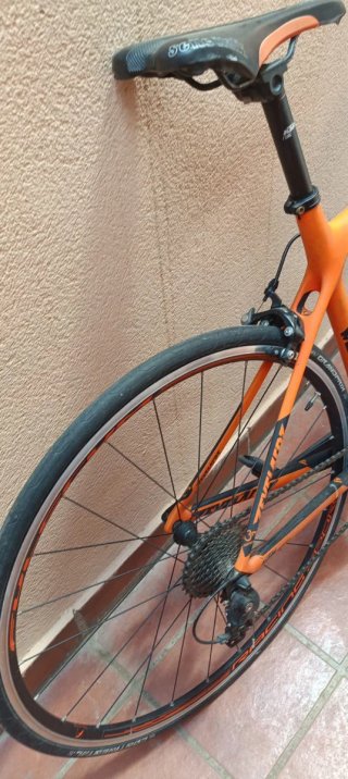 Bicicleta de carretera KTM Revelator 400