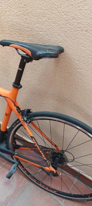 Bicicleta de carretera KTM Revelator 400