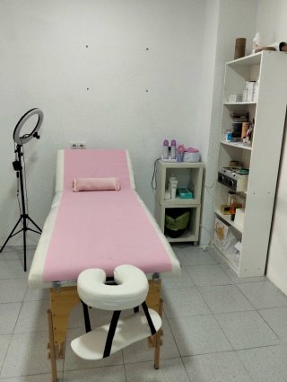 Traspaso Peluquería en Montequinto