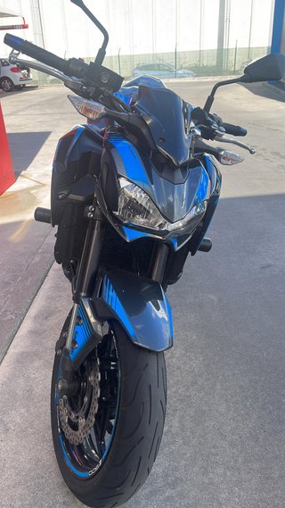 Kawasaki Z900 Negra/Azul