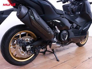 YAMAHA T-MAX 560