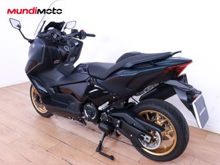 YAMAHA T-MAX 560