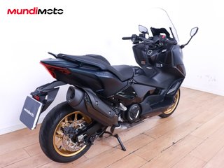 YAMAHA T-MAX 560