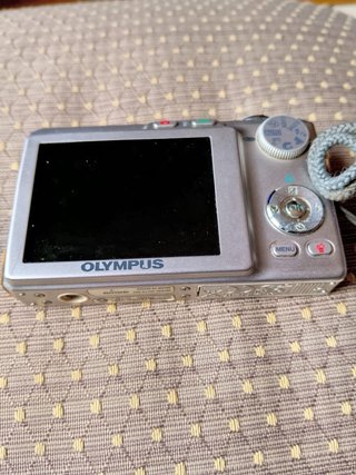 Olympus Cámara Digital Compacta Gris