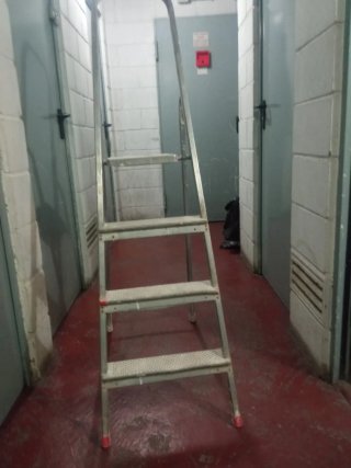 Escalera aluminio 3 peldaños