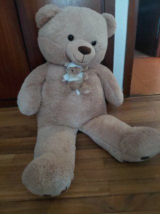 Oso de peluche grande con bebé