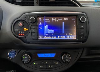 Toyota Yaris Hybrid Active 2014
