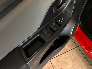 Toyota Yaris Hybrid Active 2014