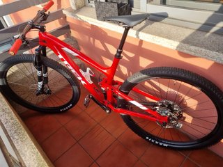 Bicicleta Trek Top Fuel 9.8