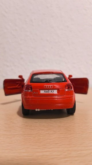Coche Audi A3 2005 Kinsmart de metal (1:32)