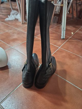 Botas de piel negras