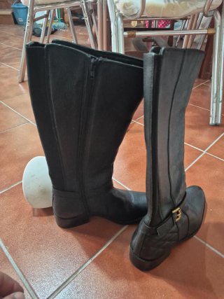 Botas de piel negras