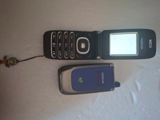 Lote 2 Nokia 6060 Negro y Plateado