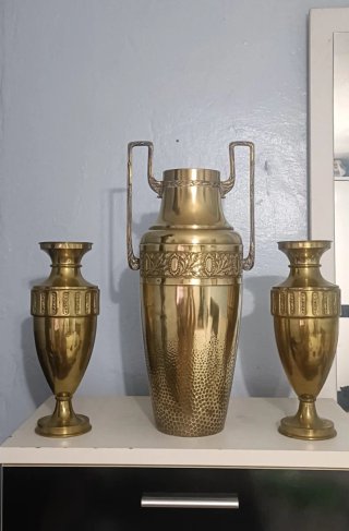 Conjunto de 3 Ánforas Antiguas Doradas