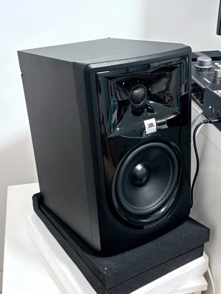 JBL 305P mkii Monitor de Estudio