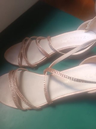 Sandalias AZAREY doradas y rosas con pedrería