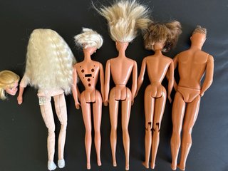 Set di bambole Barbie e Ken anni '90 da smontare